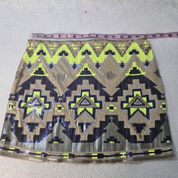 Express Aztec Sequin Stretch Pencil Mini Skirt Gray Tan Neon Green Lime Sz S - Picture 2 of 5
